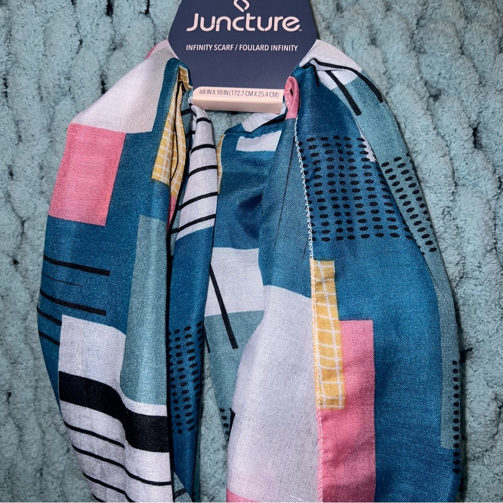 Multicolor Retro Patterned Infinity Scarf - Picture 2 of 6